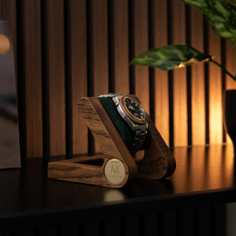 Morelund Watch Stand - Dark Oak - Grey
